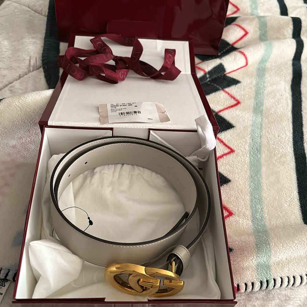 Gucci Taupe Leather Belt with Gold GG Buckle - Picture 3 of 7